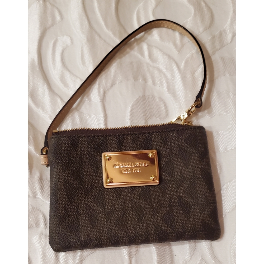 Michael Kors Wallet With Hand Strap